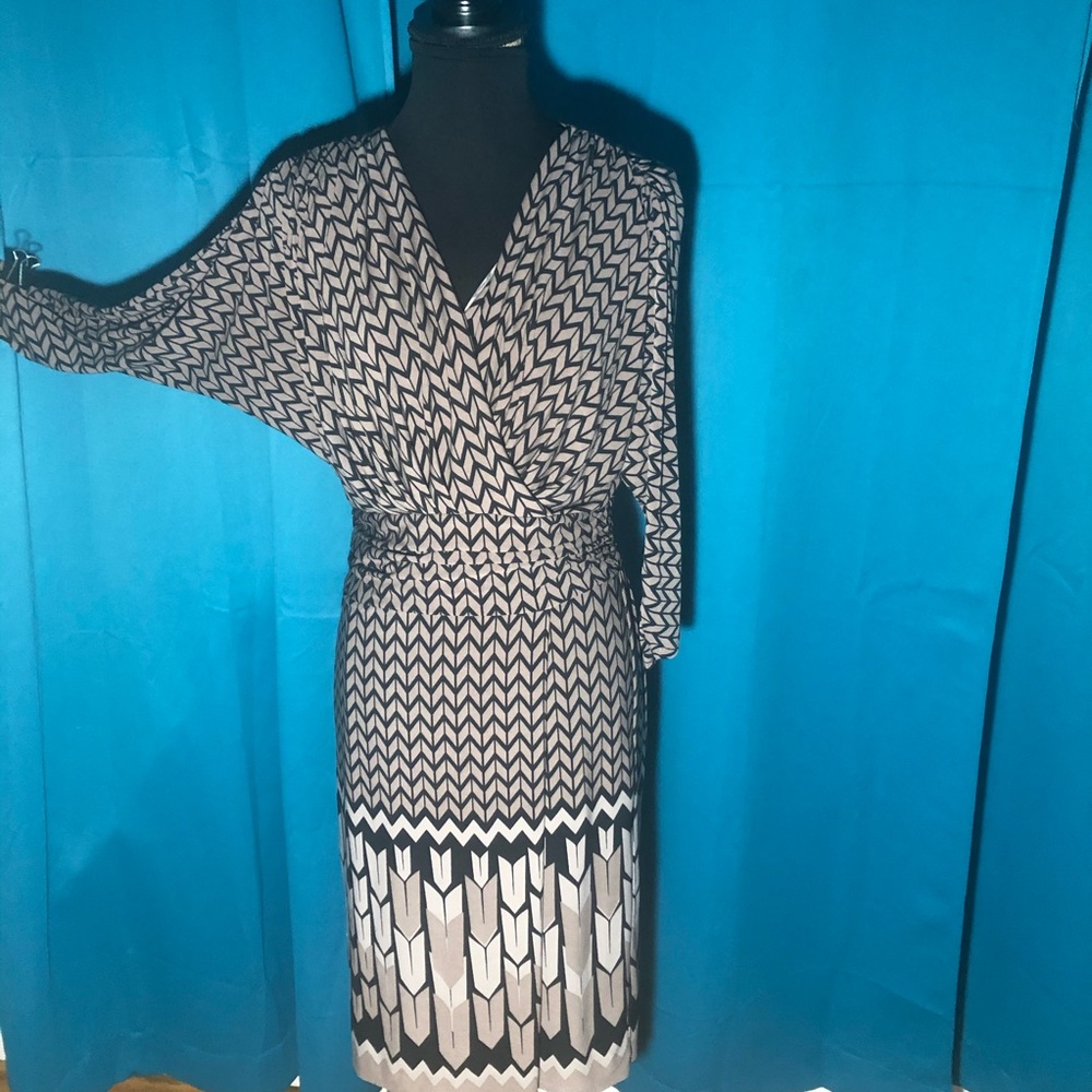 Maxandcleo  dress dome sleeves black & taupe